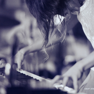 灌醉下药迷昏强奸在线播放
